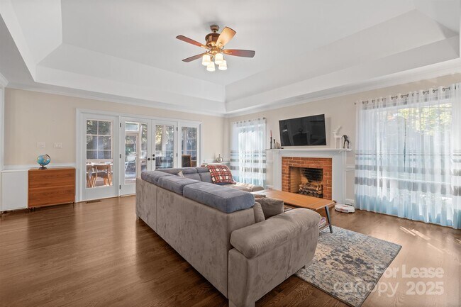 Building Photo - 16516 Plantation Woods Dr