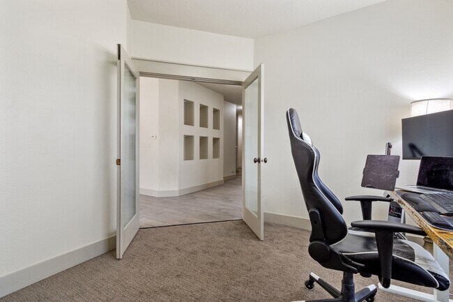 Building Photo - 10976 W Hidden Brook Dr