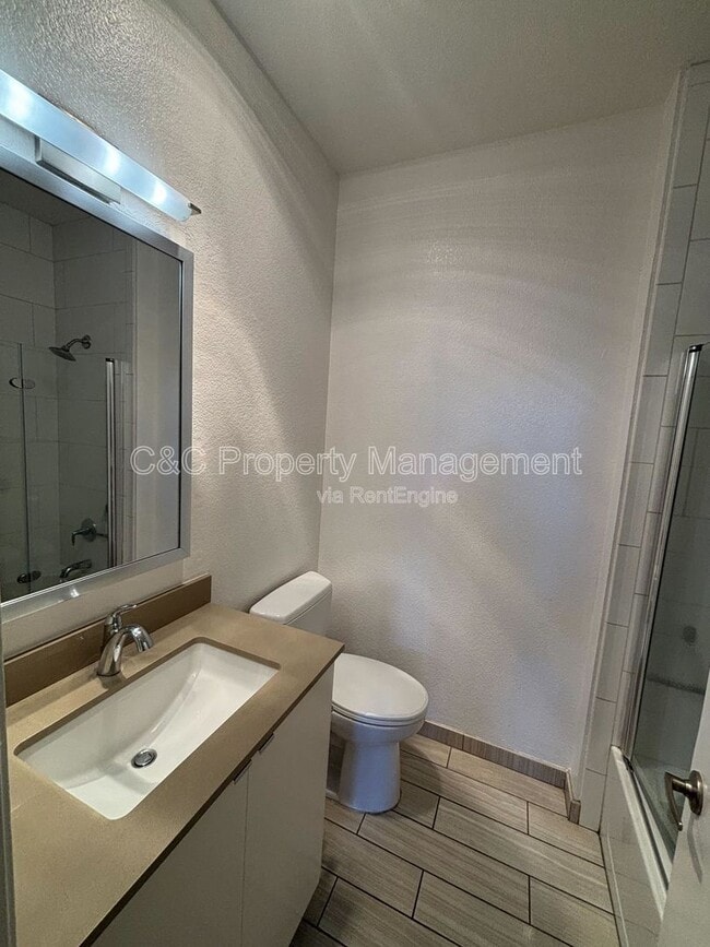 Building Photo - 75 Shoreline Ct