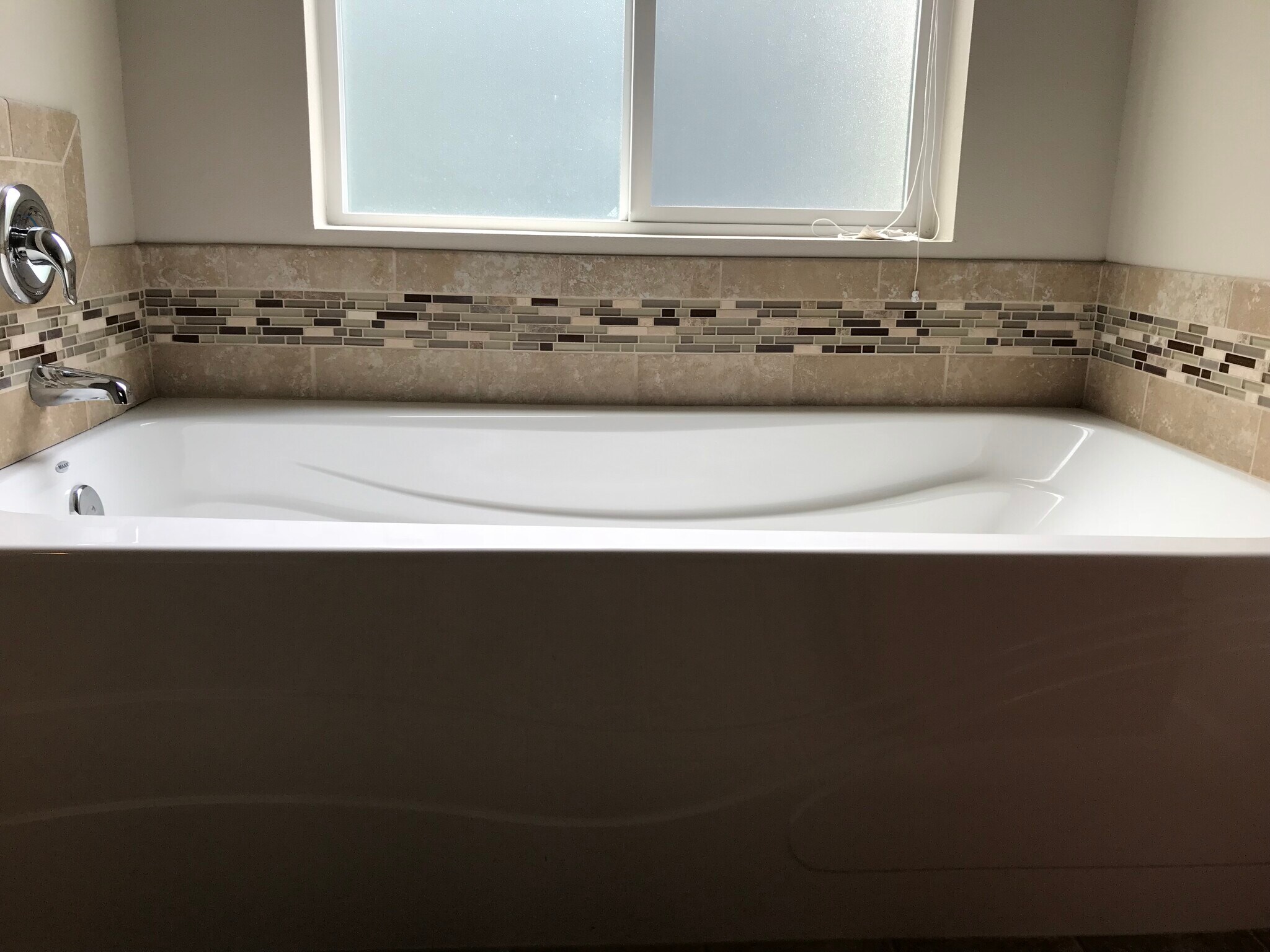 Master tub, Shower and WC seperate - 8828 Jayden Ln NE