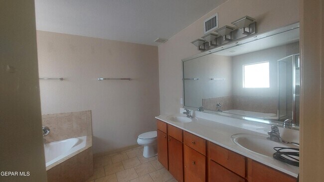 Building Photo - 3808 Tierra Allen Pl