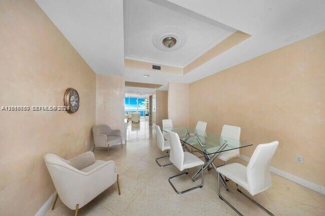 Building Photo - 18101 Collins Ave