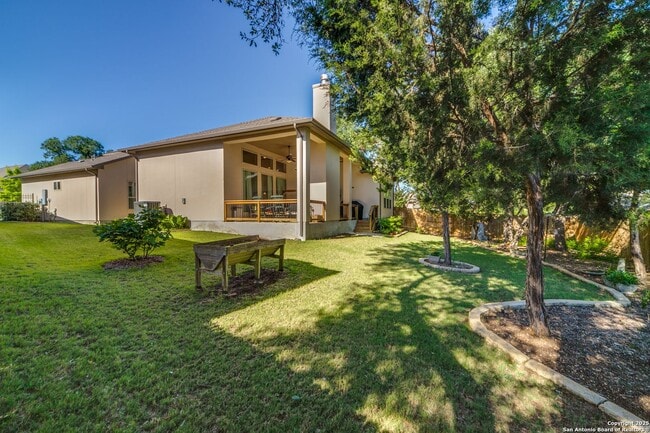 Building Photo - GORGEOUS 3-BEDROOM, 3-BATHROOM SINGLE STOR...