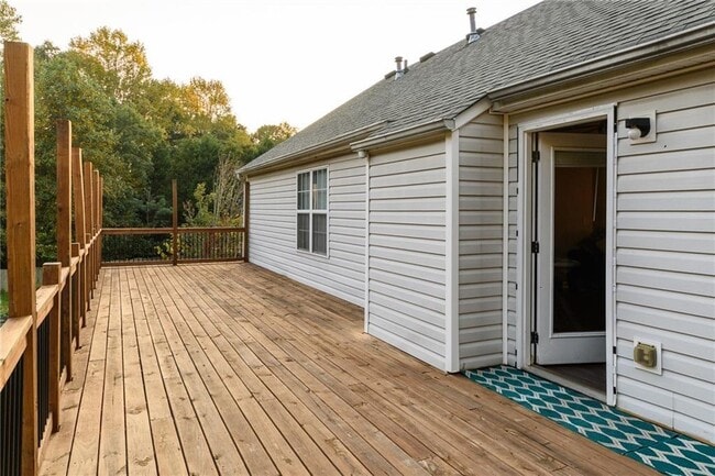 Building Photo - 5060 Meadow Overlook Dr