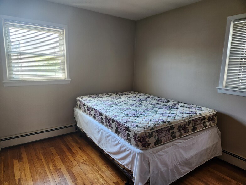 Bedroom 3 - 30 E 36th St