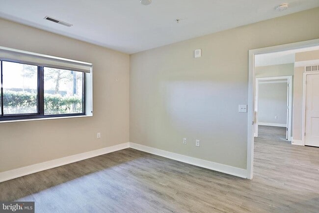 Building Photo - 145 Riverhaven Dr