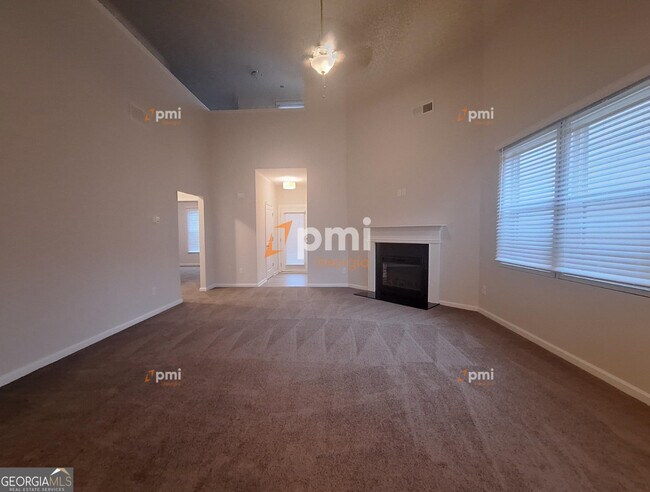 Building Photo - 3658 Madison St