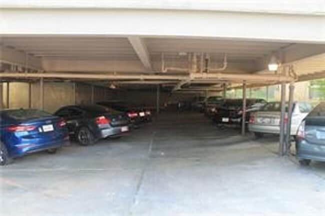 Building Photo - 2408 Longview St