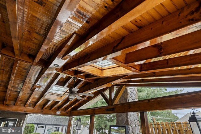 Building Photo - 79 Manor Cir