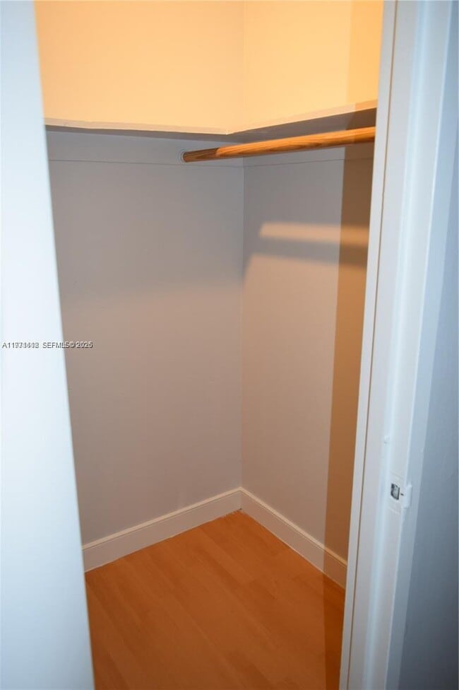 Building Photo - 301 Golden Isles Dr