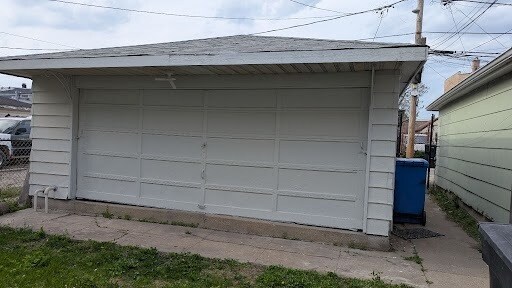 Garage - 2924 W 38th Pl