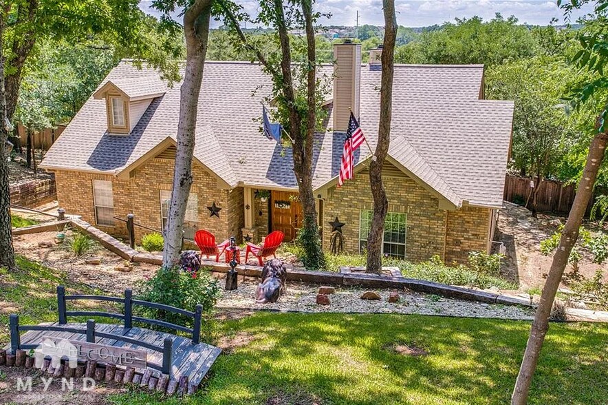 Primary Photo - 1802 Old Oak Dr