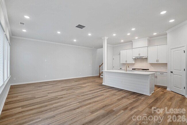 Building Photo - 8054 Houser St