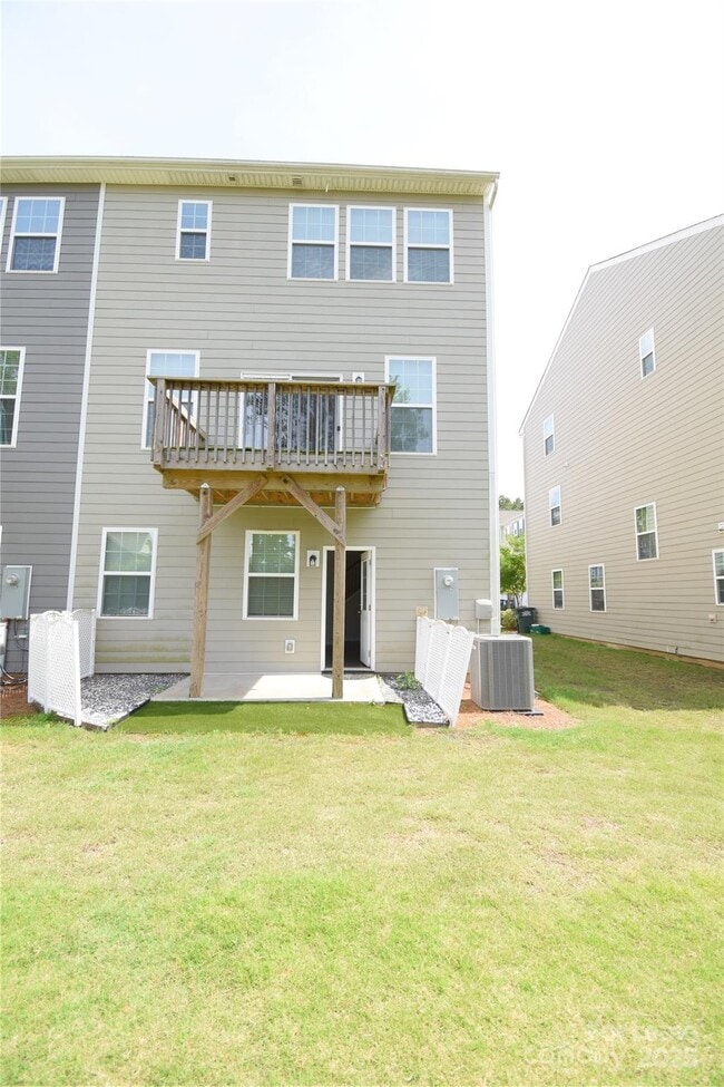 Building Photo - 12120 Ardrey Park Dr