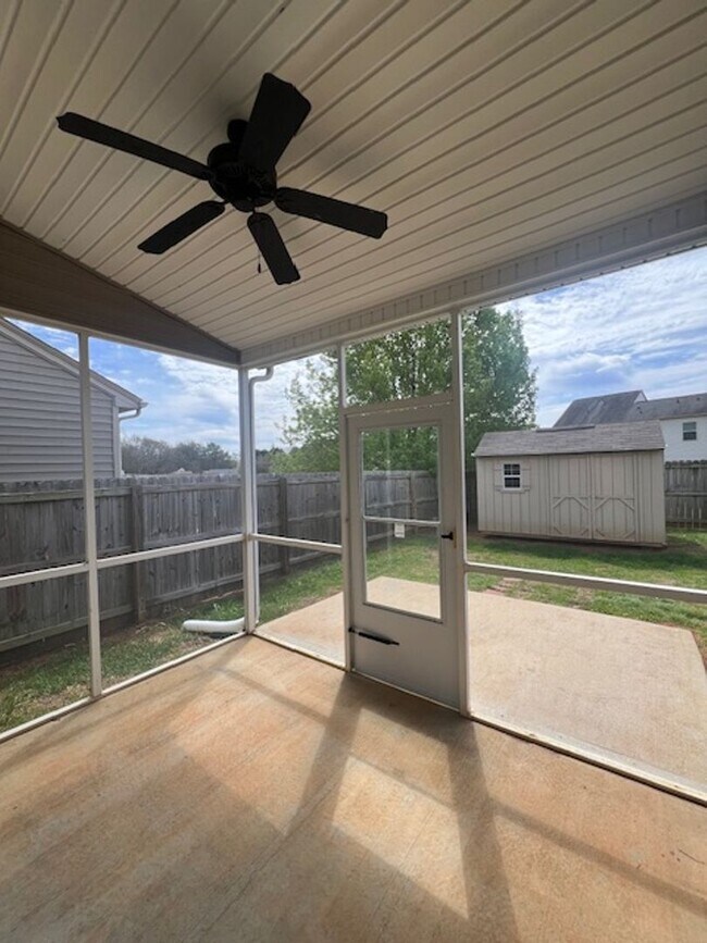 Building Photo - Enjoy this Open Floorplan includes 3 BD-2.5 BA - Master On Main - A Huge Loft/Bonus. Community Po...