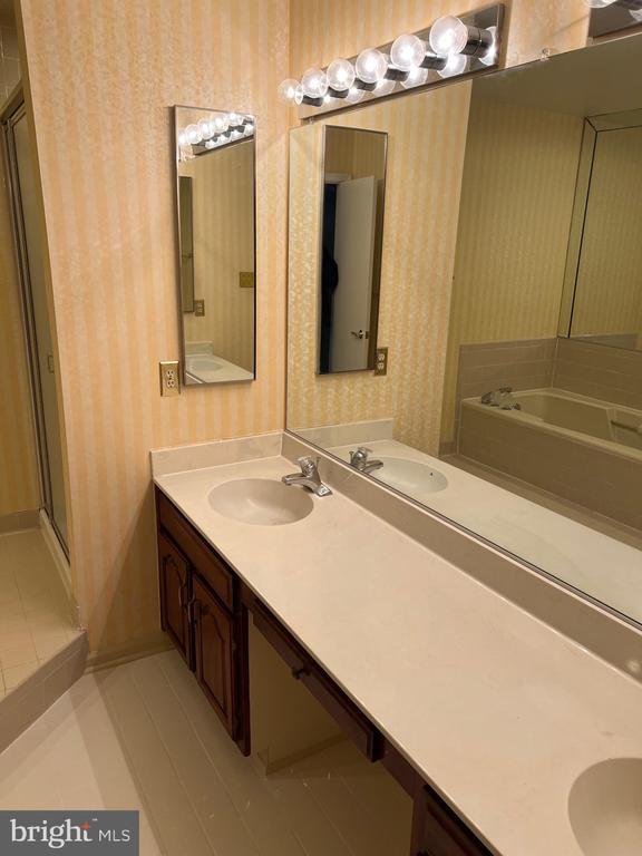 Building Photo - 10775 Brewer House Rd