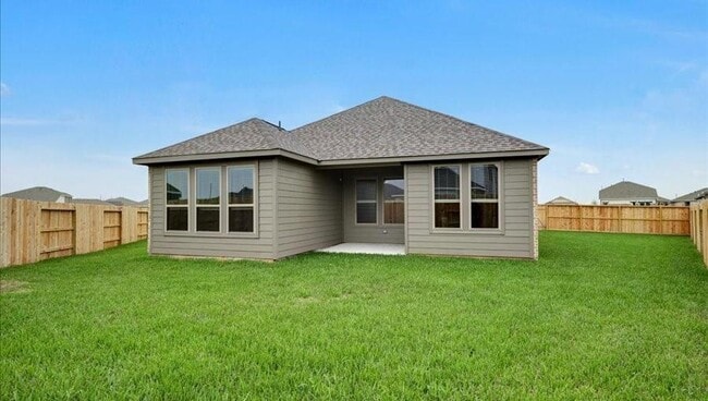 Building Photo - 810 Whispering Winds Dr