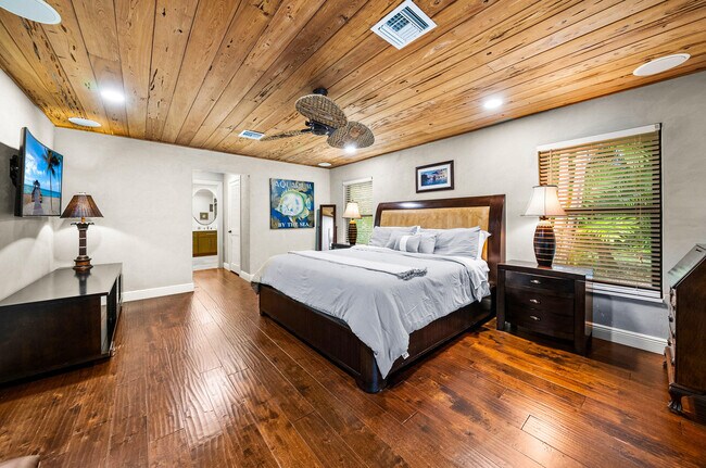 Building Photo - 12466 Quercus Ln