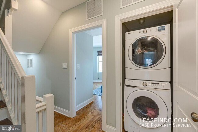 Building Photo - 604 Harvard St NW