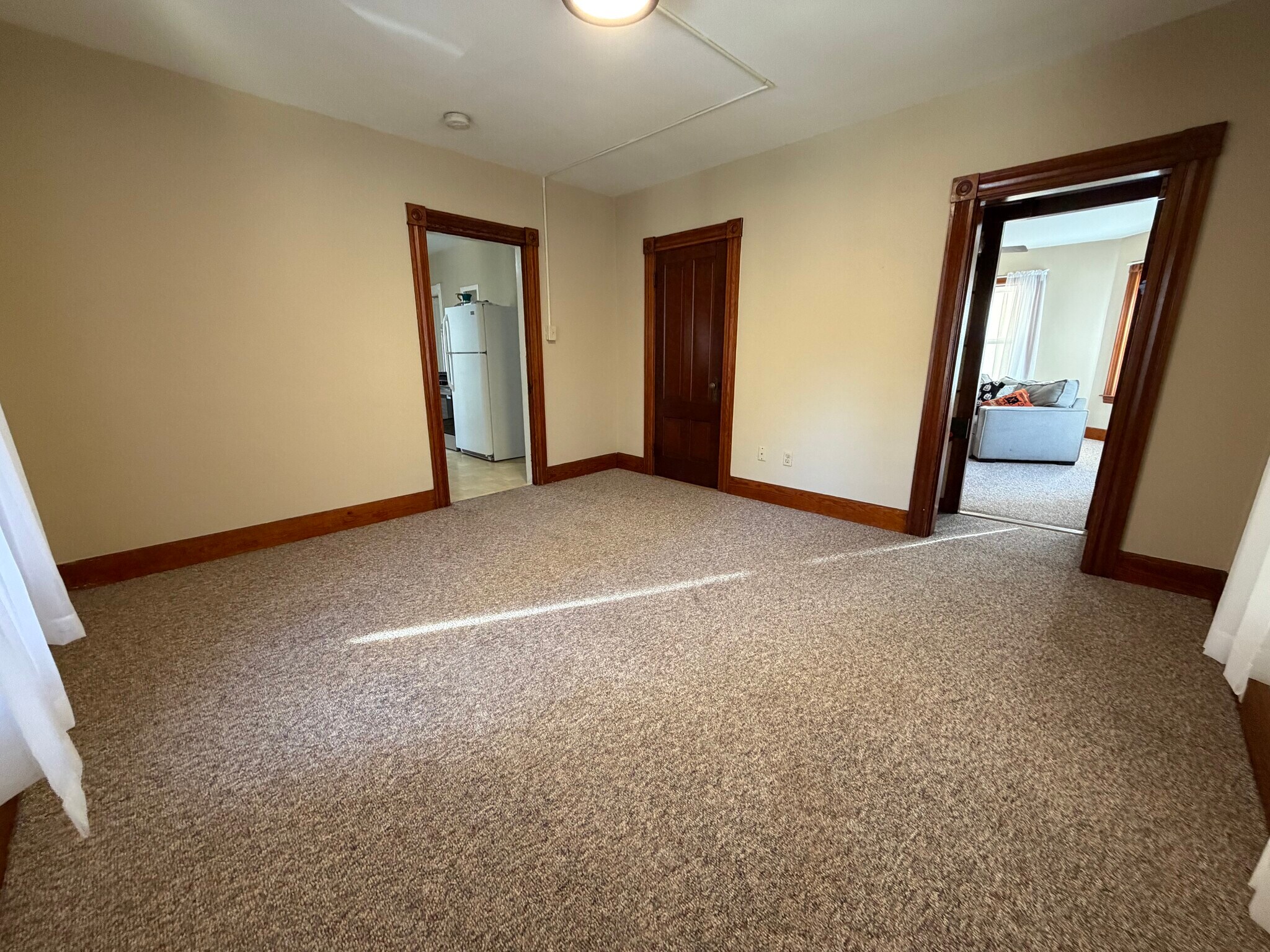 Building Photo - 16 Nichols St