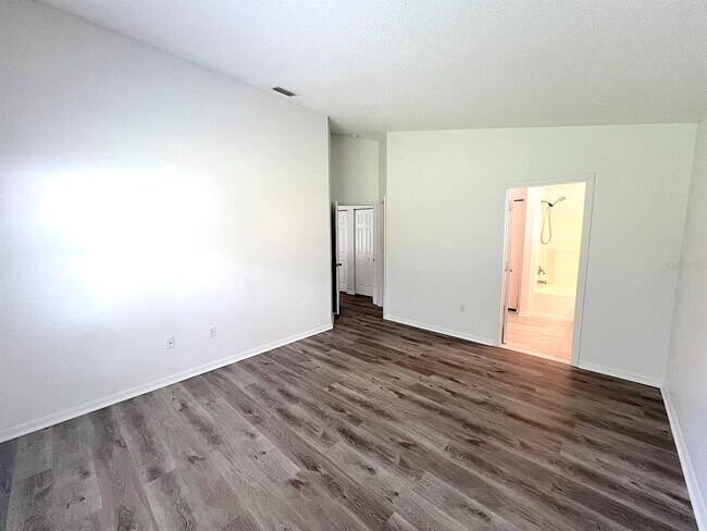 Building Photo - 113 Eastwood Dr