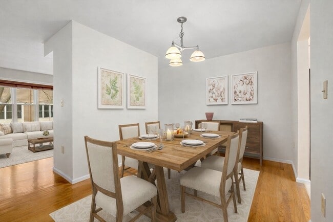 Building Photo - 6 Locust Ln