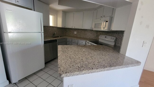 Building Photo - 8215 Lake Dr