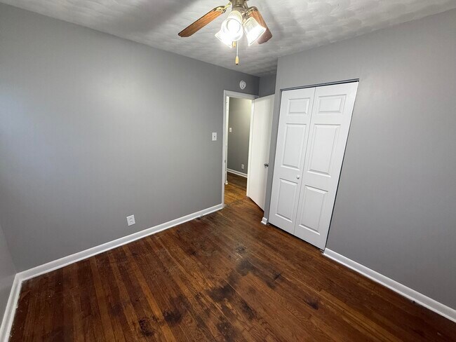 Building Photo - 1857 Dunkirk Dr