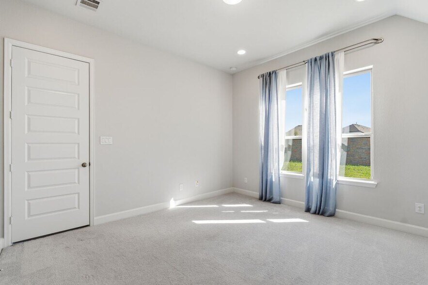 Building Photo - 29427 Mesquite Oaks Dr