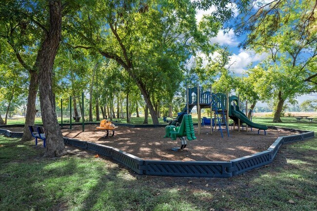 Building Photo - 6003 Long Leaf Dr