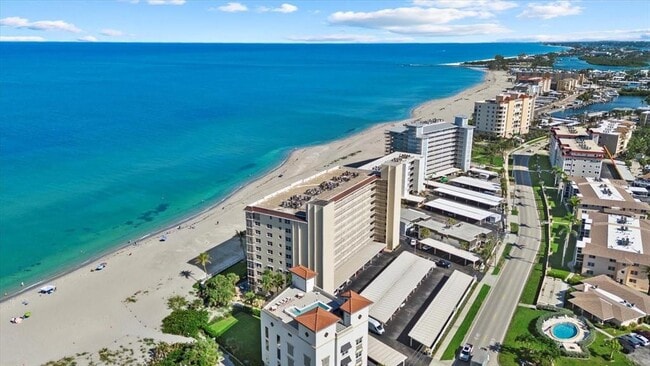 Building Photo - 255 The Esplanade N