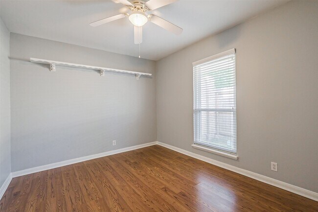 Building Photo - 12919 Westella Dr
