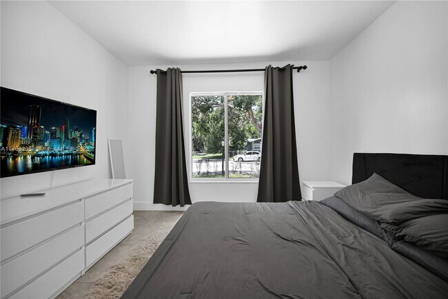 Building Photo - Northwest 50th Street, Miami, FL 33127 - 2...