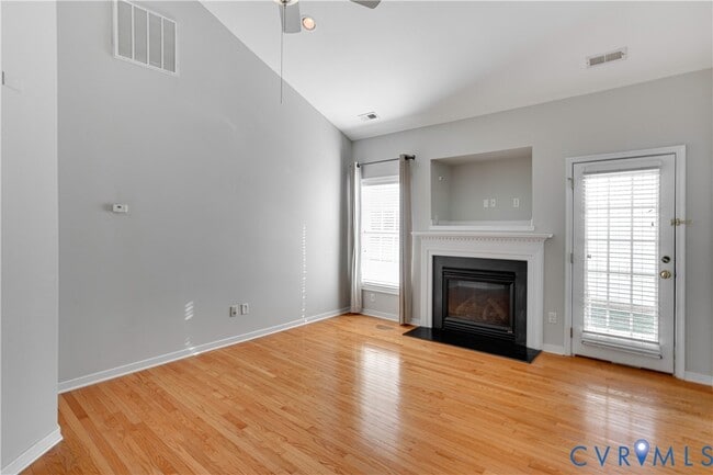 Building Photo - 6817 Kensington Ave