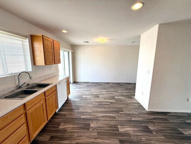 Building Photo - Charming 3-Bedroom Home Near Rotary Park for Rent!