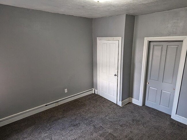 Building Photo - Huge 5bd in York!!