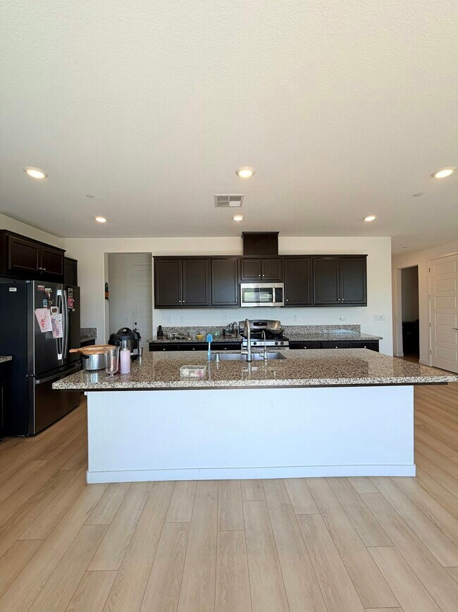 Building Photo - 5460 Spg Mountain Ln