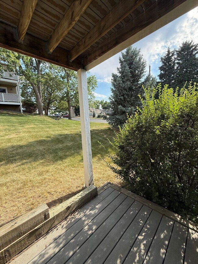 Building Photo - Spacious 2bd/2ba Condo- Lakewood CO, Available 7/10/26!