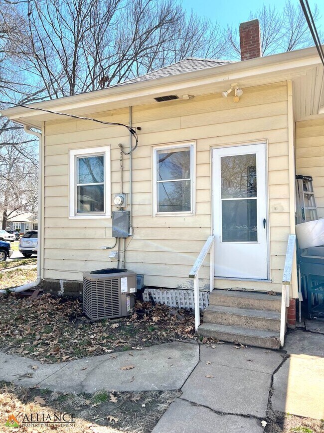 Primary Photo - 800 Osage St