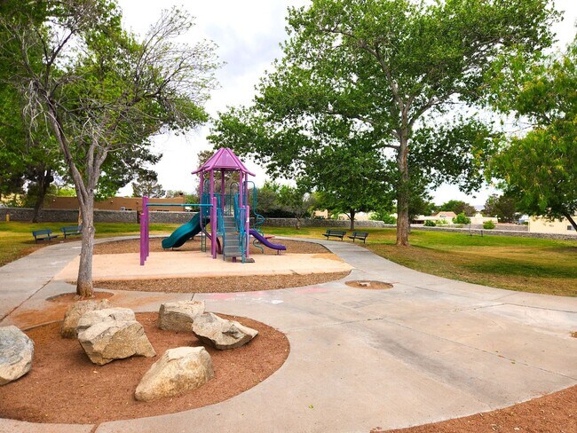 Building Photo - 3362 Highridge St