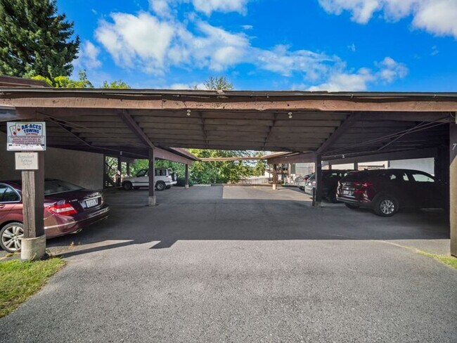 Building Photo - Modern Mid-Century Comfort: 1-Bedroom Apar...