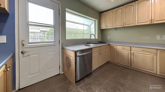 Building Photo - Spacious 4 Bedroom, 3 Bathroom Redlands Home!