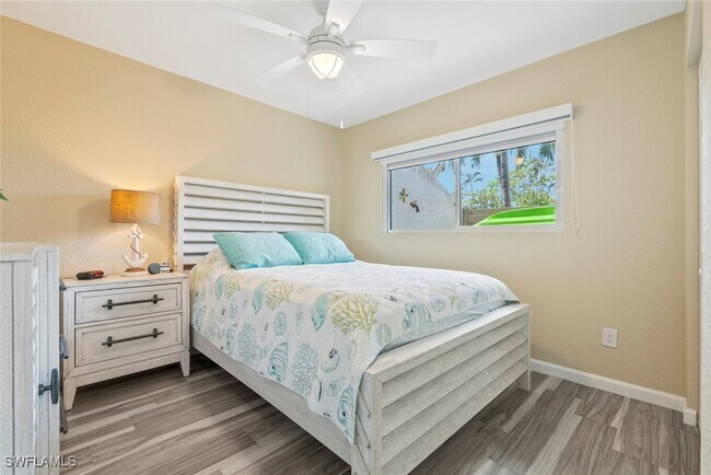 Building Photo - 896 Buttonwood Dr