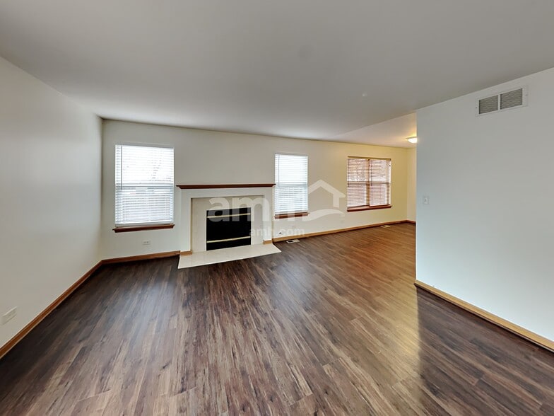 Building Photo - 2809 Adobe Dr