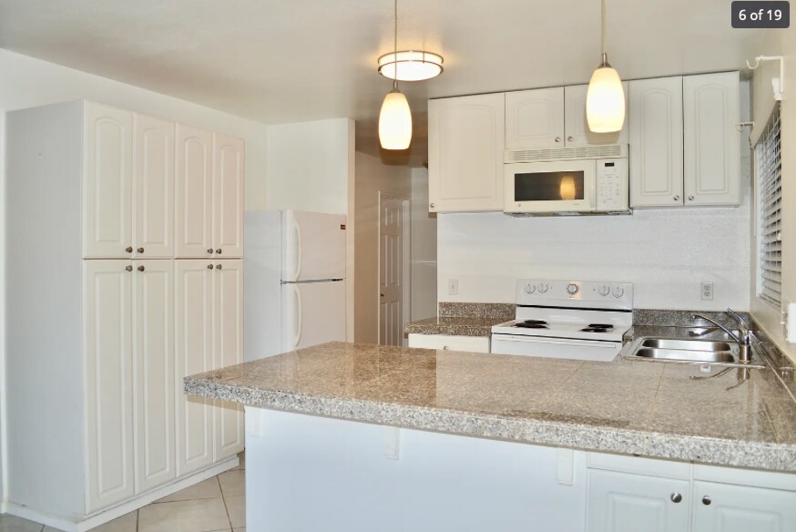 Building Photo - 5462 Adobe Falls Rd