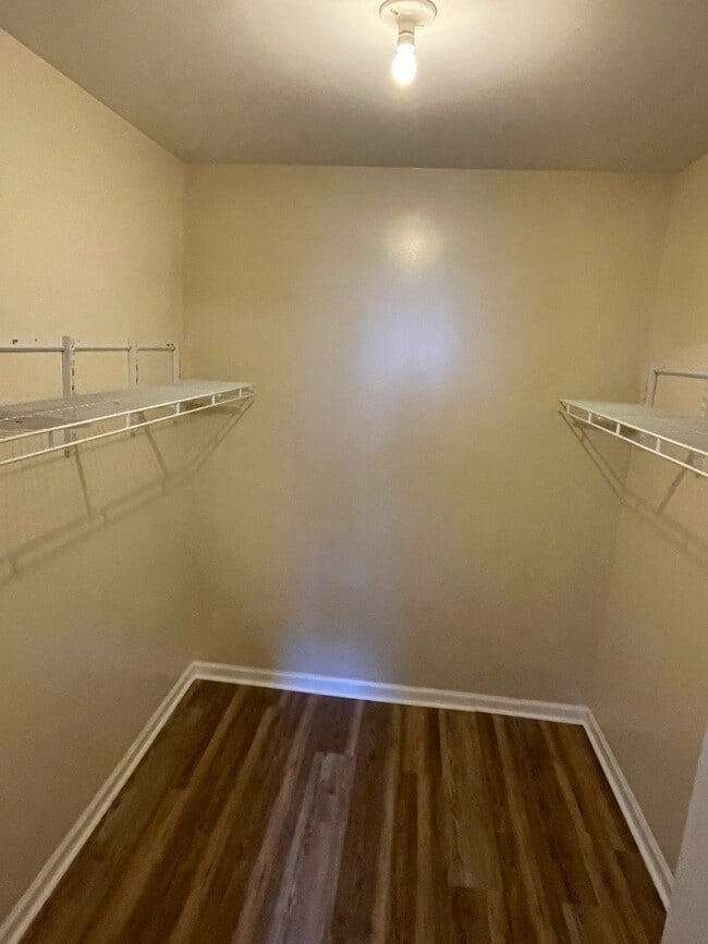 Building Photo - 2817 Ridgecrest Dr