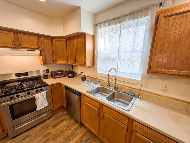 kitchen - 140 Peck Ave