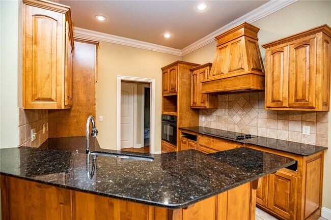 Building Photo - 605 Tunbridge Dr
