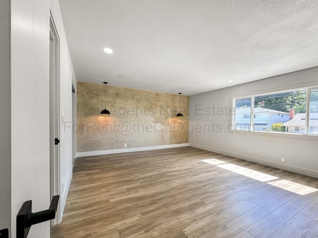 Building Photo - 16624 Selby Dr