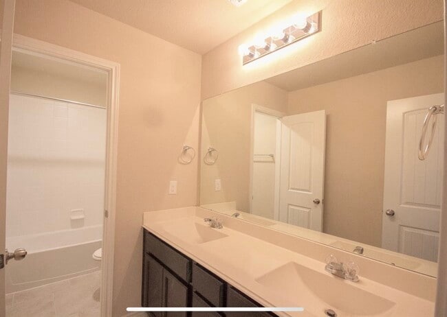 Building Photo - 17603 Rose Summit Ln